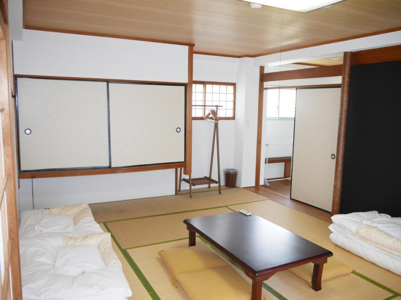 J-Hoppers Lake Biwa Guesthouse Otsu Exterior photo